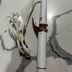 T3 curling iron 1.5 inch